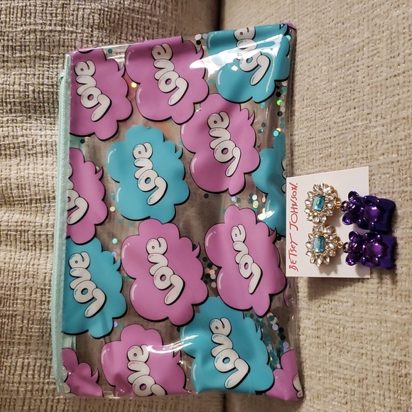 2 pc Bundle  Betsey Johnson Earrings & small makeup bag* - Picture 3 of 13
